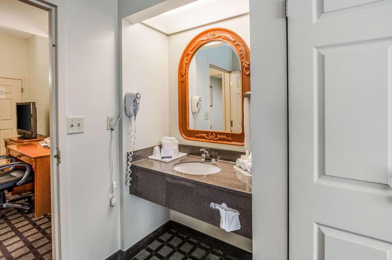 Georgetown Savannah Gateway Hotel & Suites מראה חיצוני תמונה