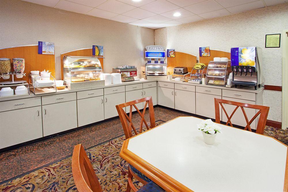 Georgetown Savannah Gateway Hotel & Suites מראה חיצוני תמונה